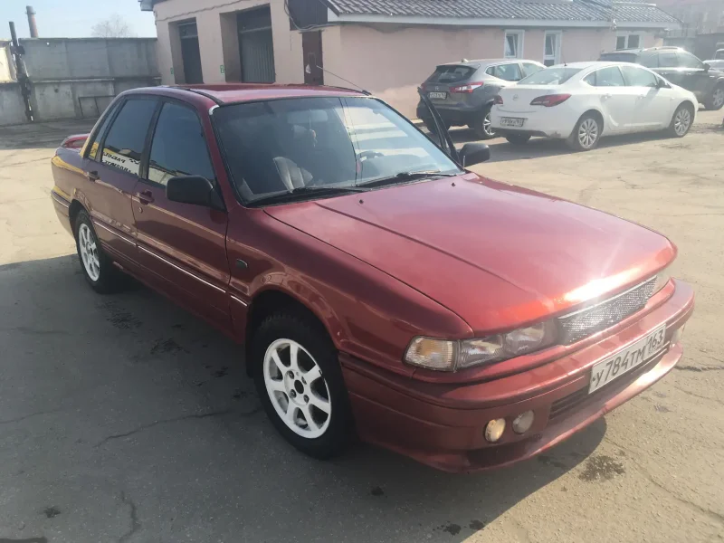 Митсубиси Галант 1990
