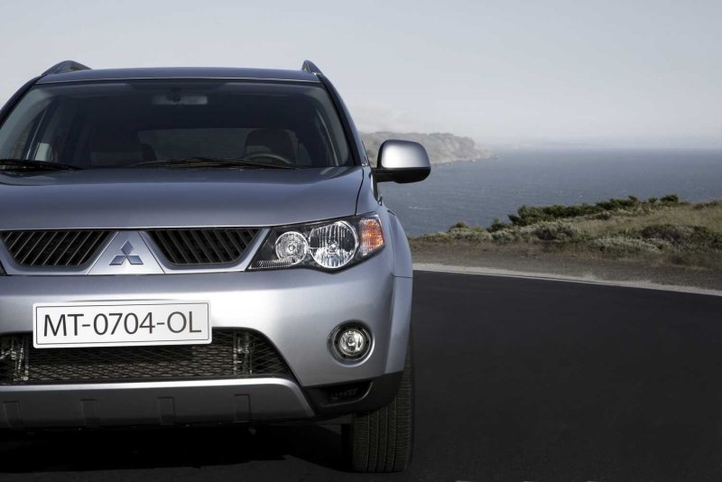 Mitsubishi Outlander 2 2006