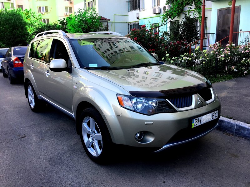 Mitsubishi Outlander XL
