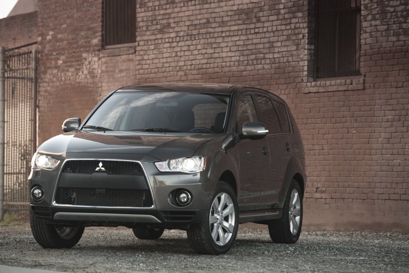 Mitsubishi Outlander XL 2008 салон