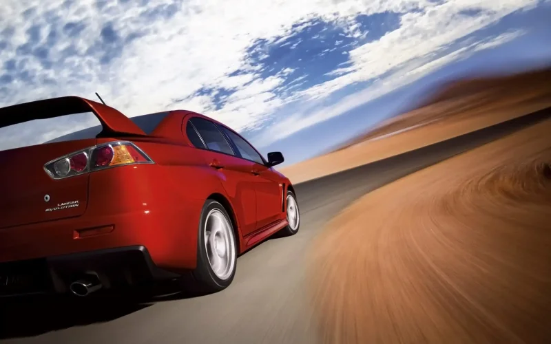 Машину Mitsubishi Evolution 10 хэтчбек