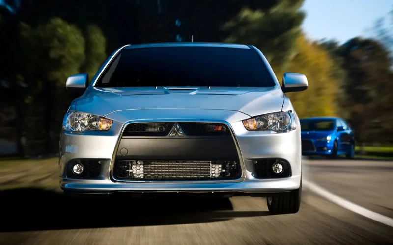 Машина "Mitsubishi Lancer"