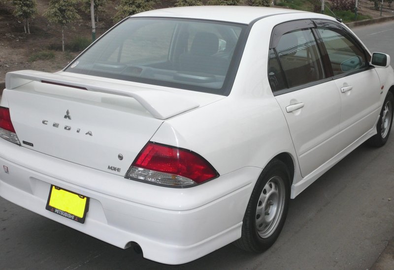 Mitsubishi Lancer Cedia