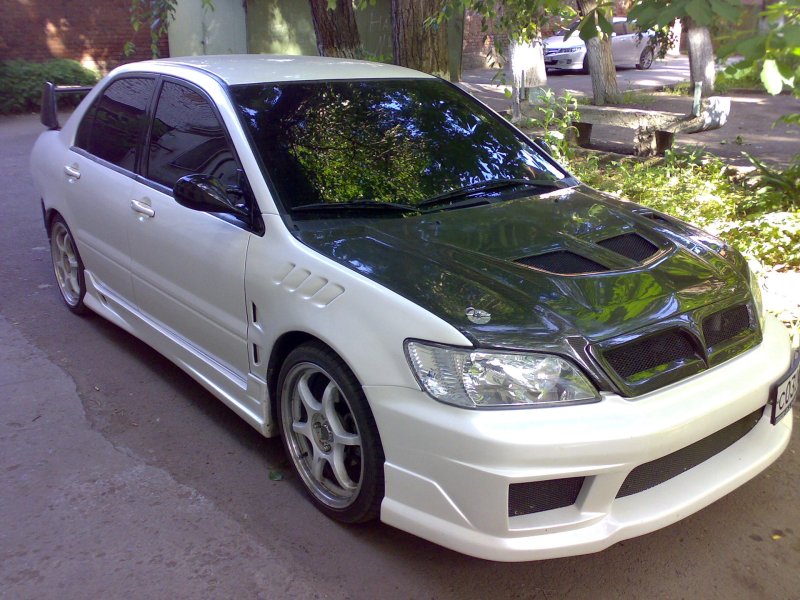 Mitsubishi Lancer Cedia 2001