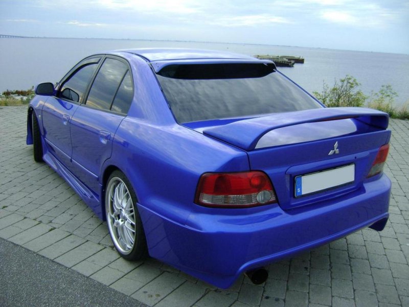 Mitsubishi Galant 2000 1