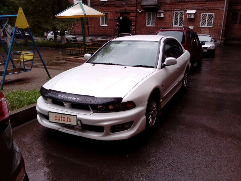 Mitsubishi Галант 2000