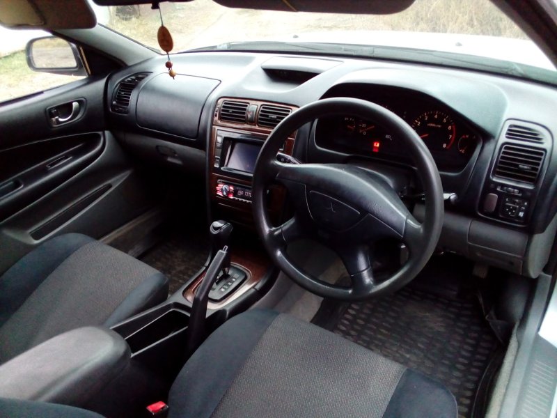 Mitsubishi Galant 2000