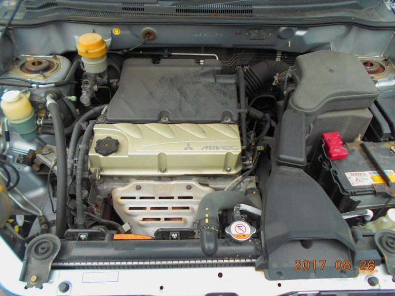 Mitsubishi Lancer 9 подкапотное пространство