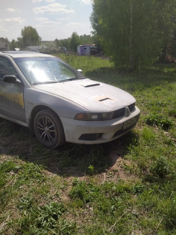 Mitsubishi Galant 8