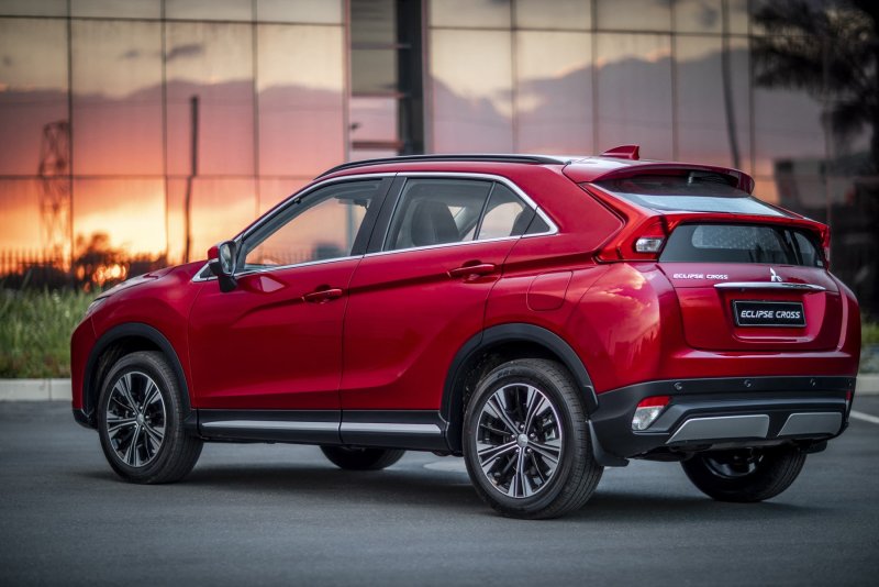Мицубиси Eclipse Cross