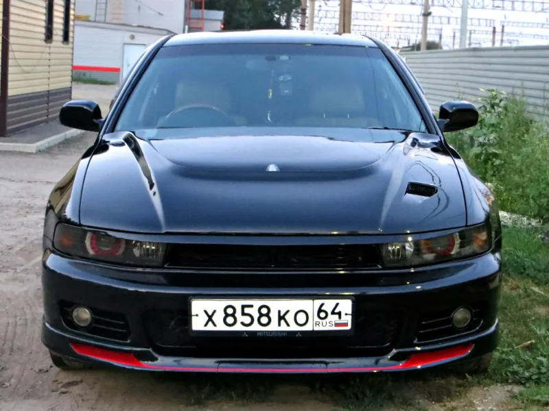 Mitsubishi Galant акула