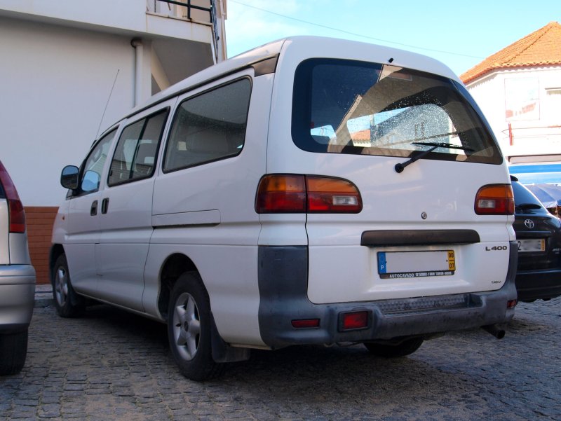 Митсубиси l400