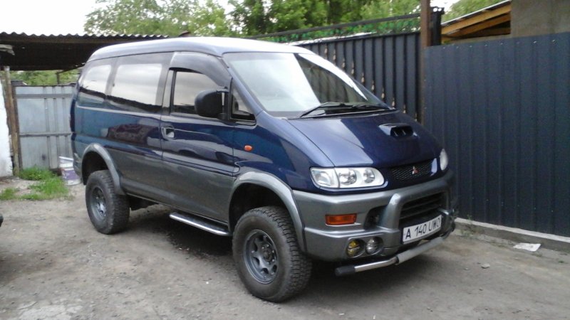 Mitsubishi Delica l400