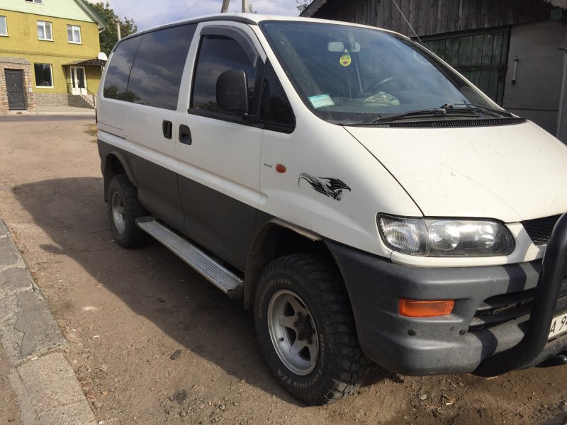 Mitsubishi Делика пороги