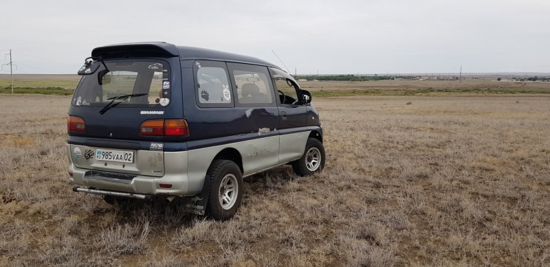 Мицубиси Делика 1995 год фото