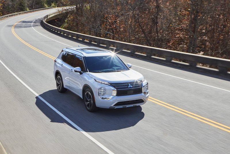 Мицубиси Аутлендер 2022 PHEV