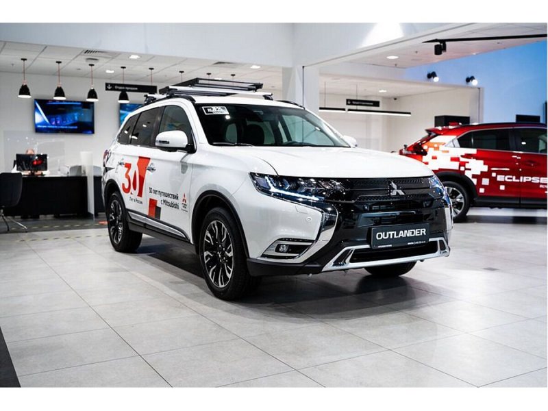 Митсубиси Аутлендер PHEV 2022