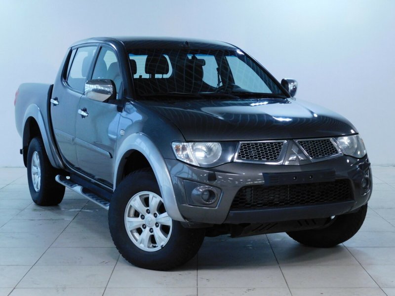 Mitsubishi l200 IV