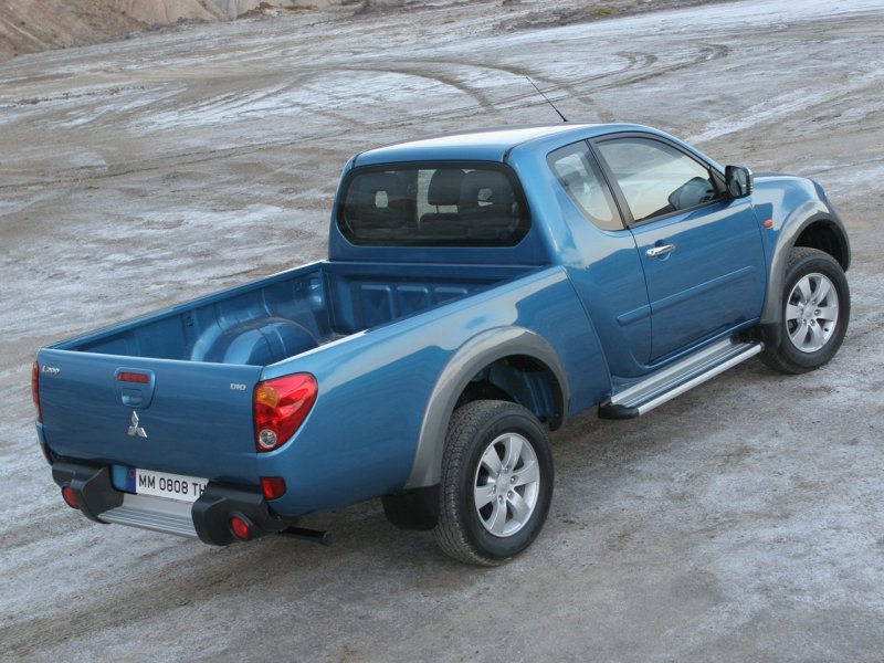 Mitsubishi l200 IV
