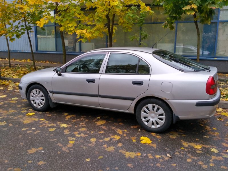 Mitsubishi Carisma, 2001 лифтбек