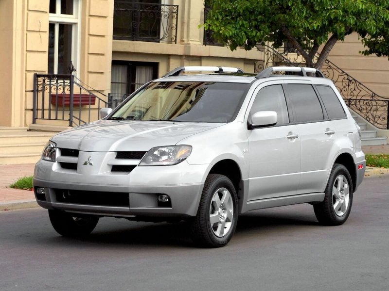 Mitsubishi Outlander 1