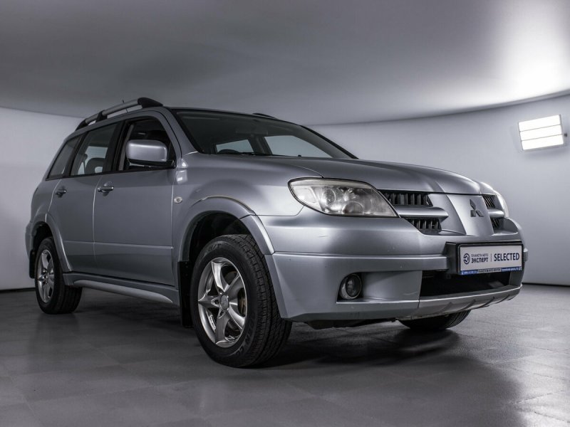 Mitsubishi Outlander i