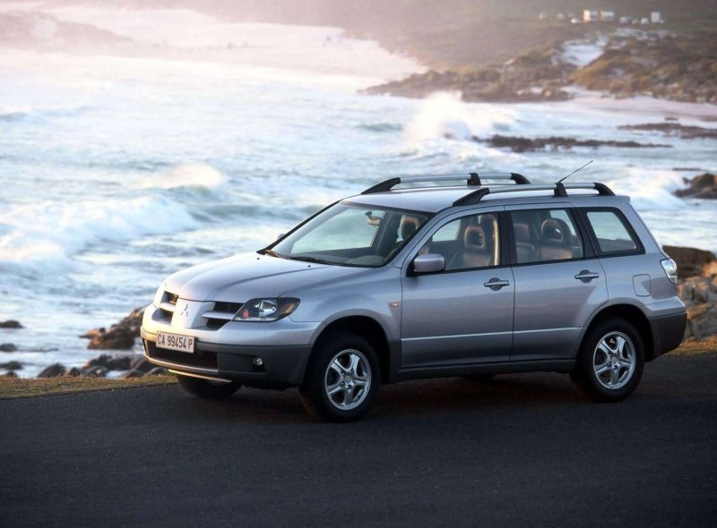 Mitsubishi Outlander 1