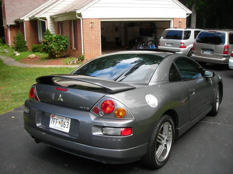 Лансер 9 2003