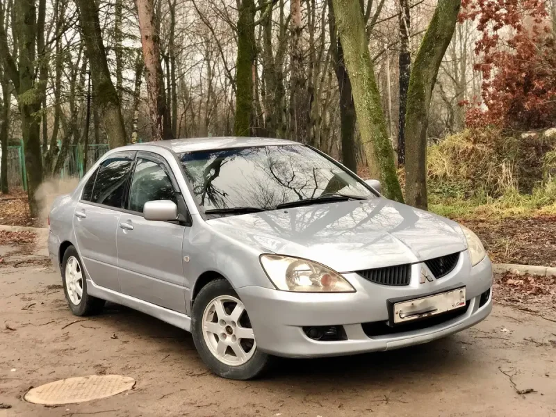 Mitsubishi Carisma 2003 1.6 седан