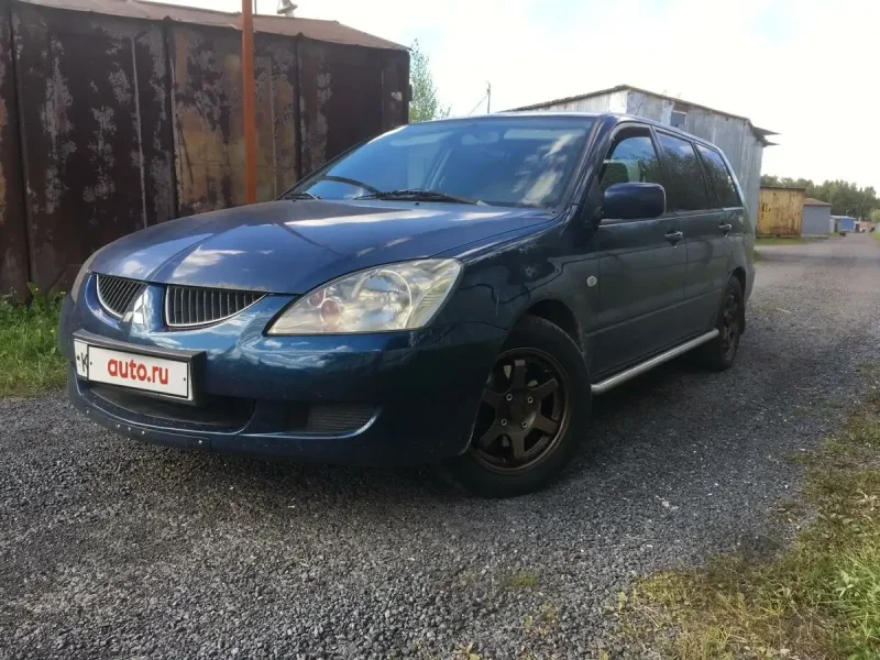 Mitsubishi Carisma 2003 год
