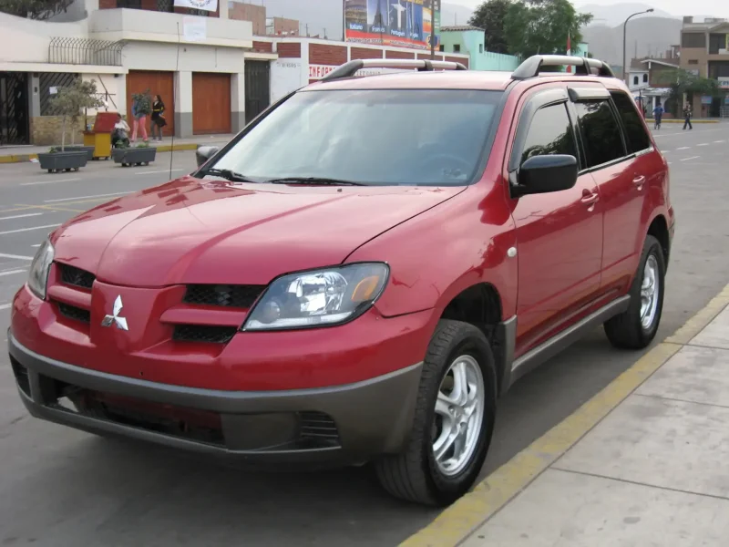 Mitsubishi Carisma 2003 год
