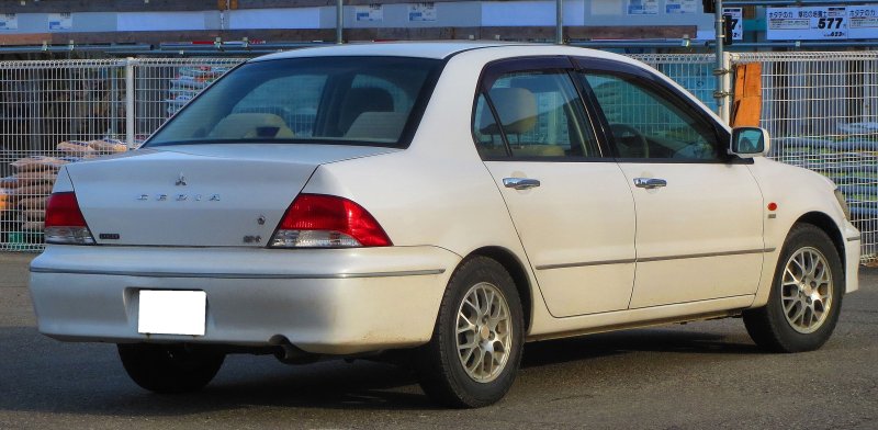 Mitsubishi Lancer Cedia