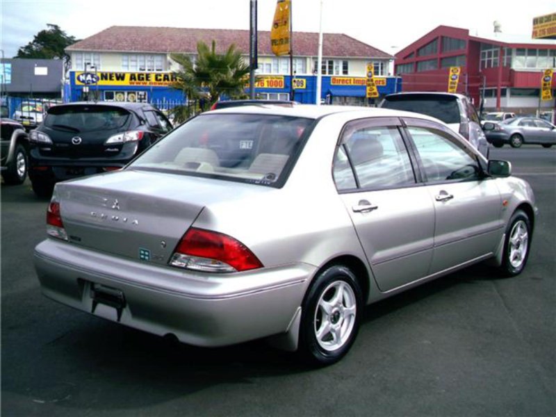 Lancer Cedia 2003 седан
