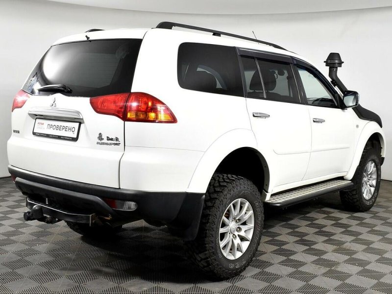 Pajero Sport 2010 салон