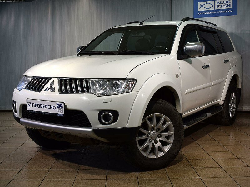 Mitsubishi Pajero Sport черный 2011