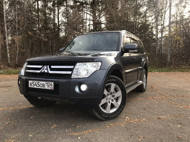 Mitsubishi Pajero IV 2008