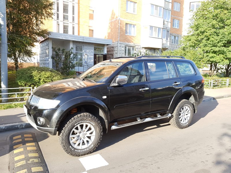Mitsubishi Pajero Sport 2 белый