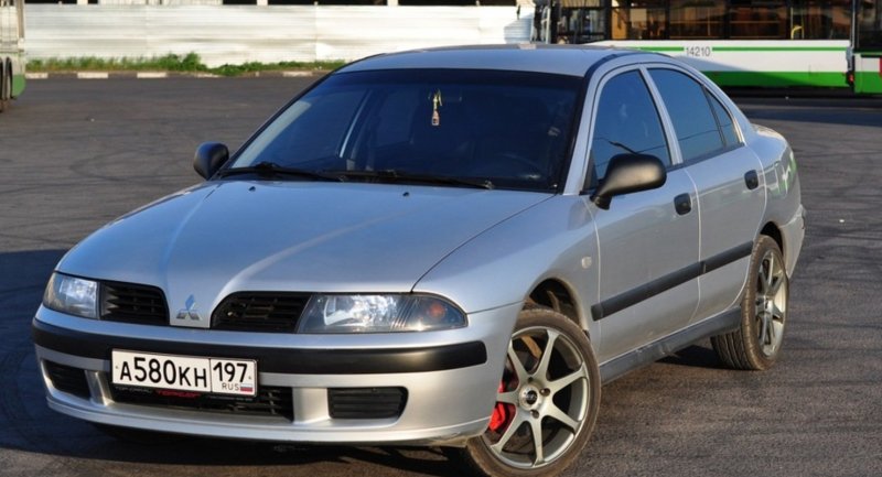 Mitsubishi Carisma i