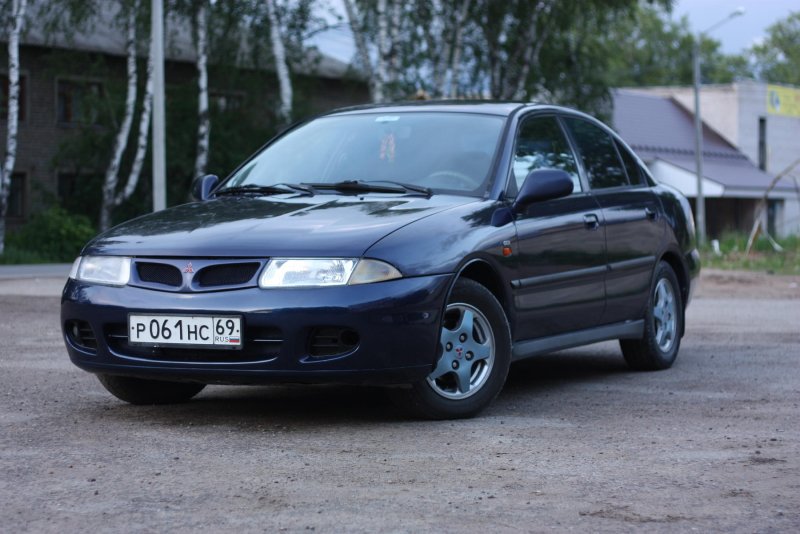 Митсубиси Каризма 1999