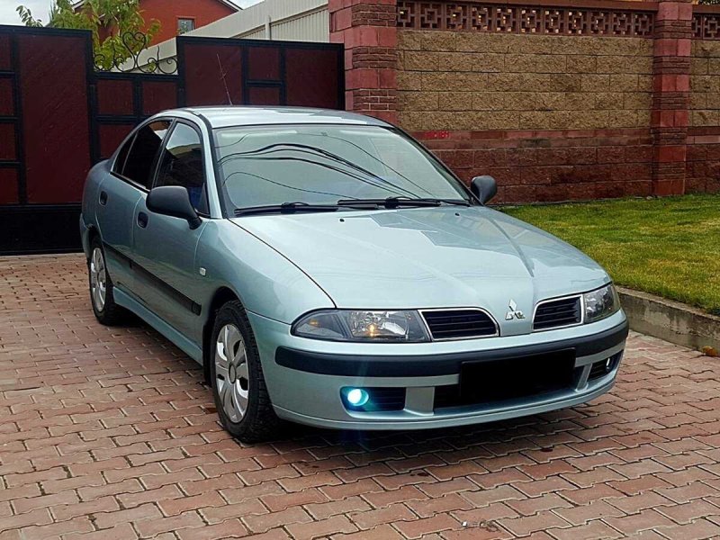 Mitsubishi Carisma 2003 хэтчбек