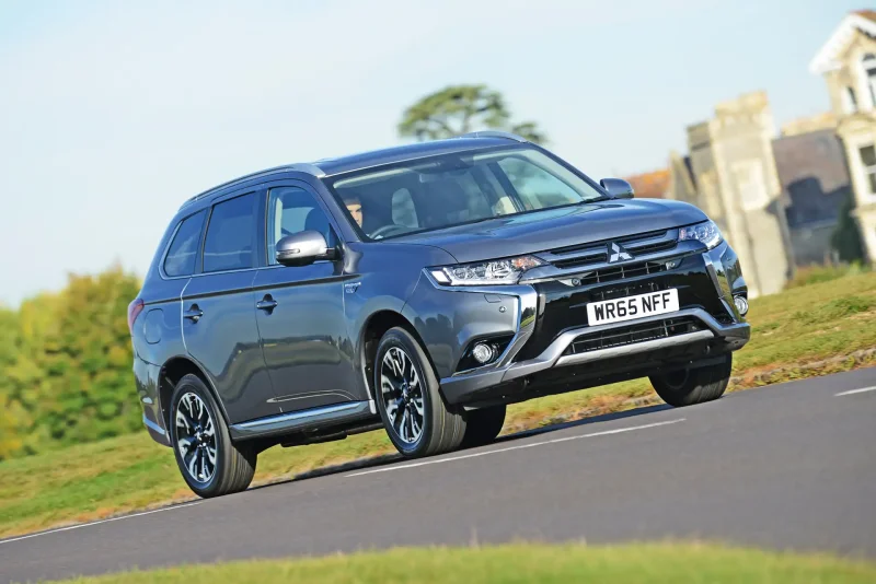 Mitsubishi Outlander PHEV 2016