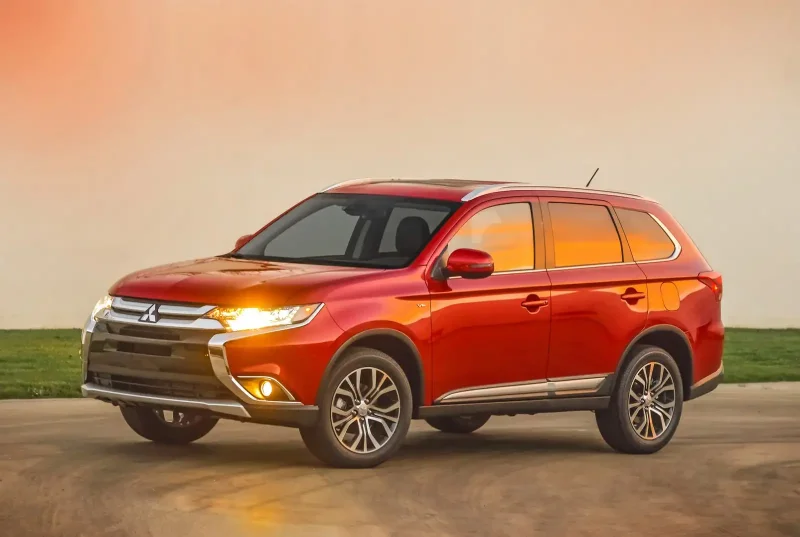 Mitsubishi Outlander паркетник