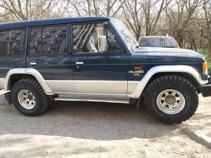 Mitsubishi Pajero 1
