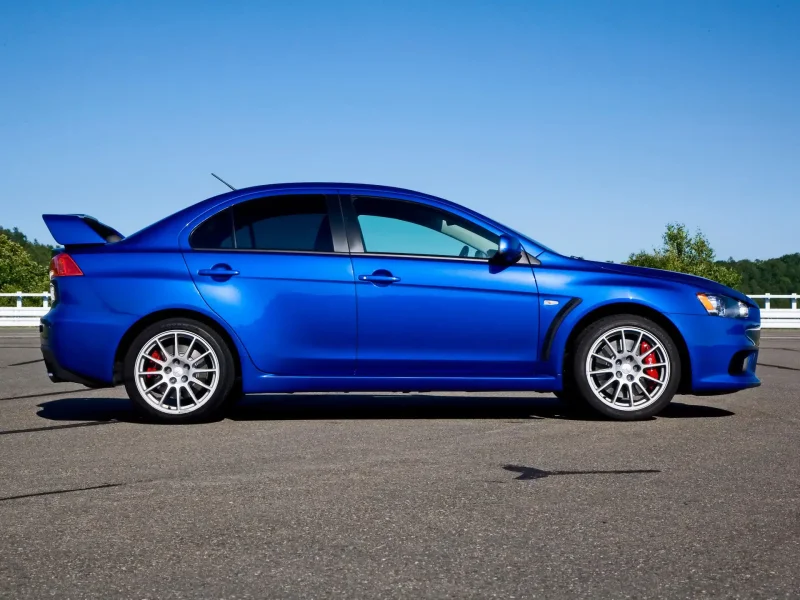 Mitsubishi Lancer Evolution x синий