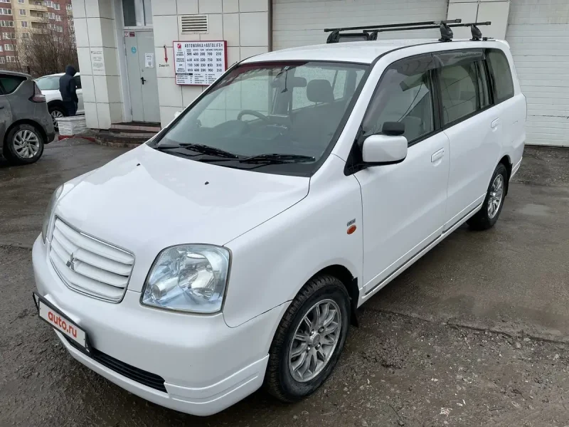 Mitsubishi Dion 2002 белый