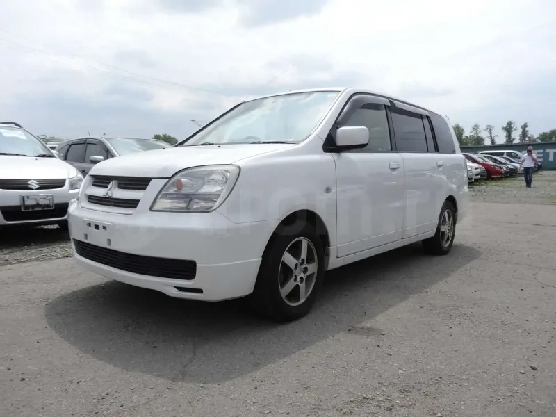 Mitsubishi Dion 2005