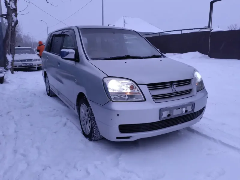 Mitsubishi Dion 2002г.