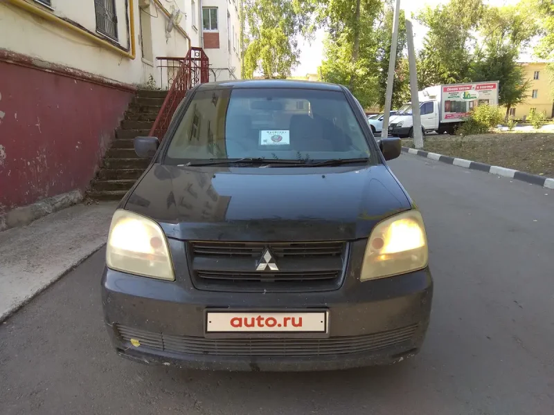 Митсубиси Дион 2002