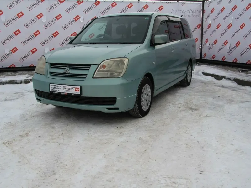 Мицубиси Дион 2002