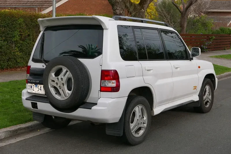 Митсубиси Паджеро Pajero io